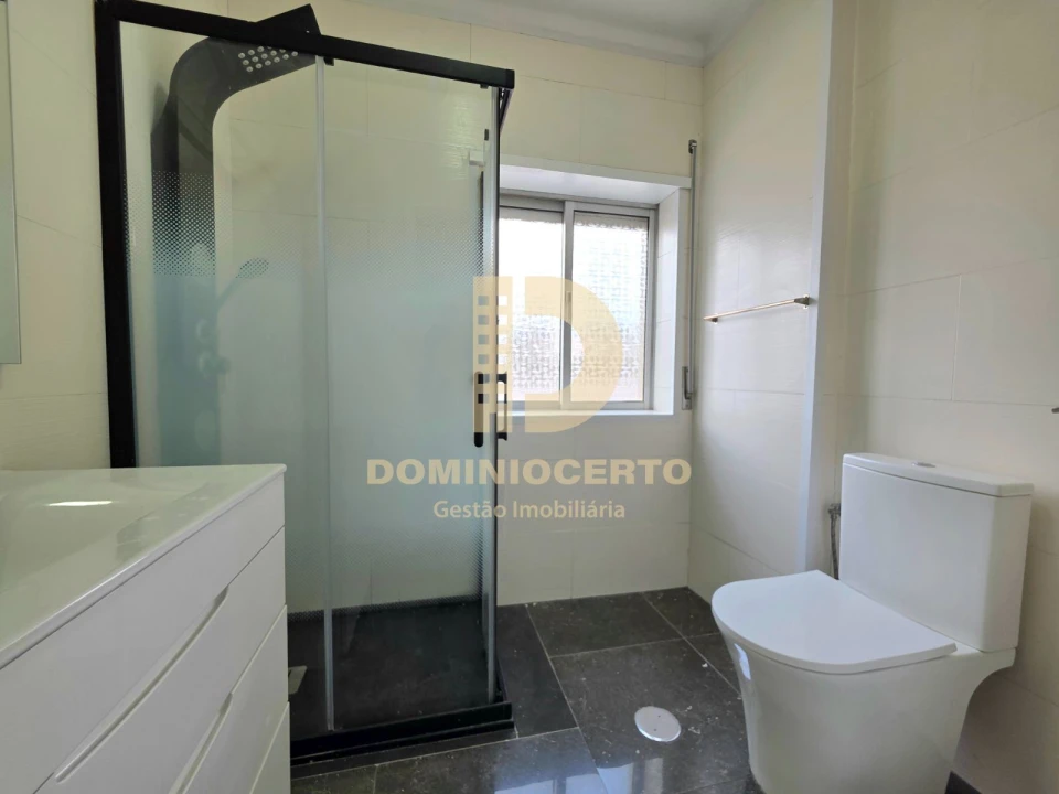 Apartamento T3 para Venda em Fânzeres e São Pedro da Cova Foto 23
