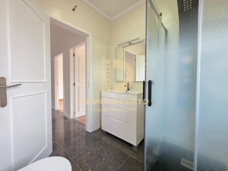 Apartamento T3 para Venda em Fânzeres e São Pedro da Cova Foto 24