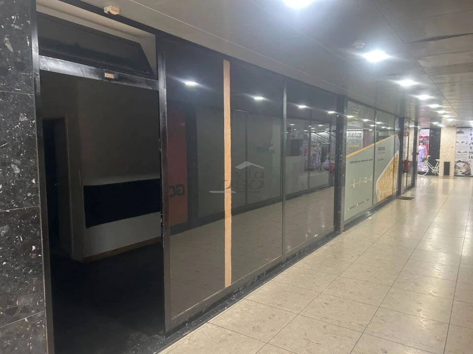 Loja para Arrendamento em Gondomar (São Cosme), Valbom e Jovim Foto 1