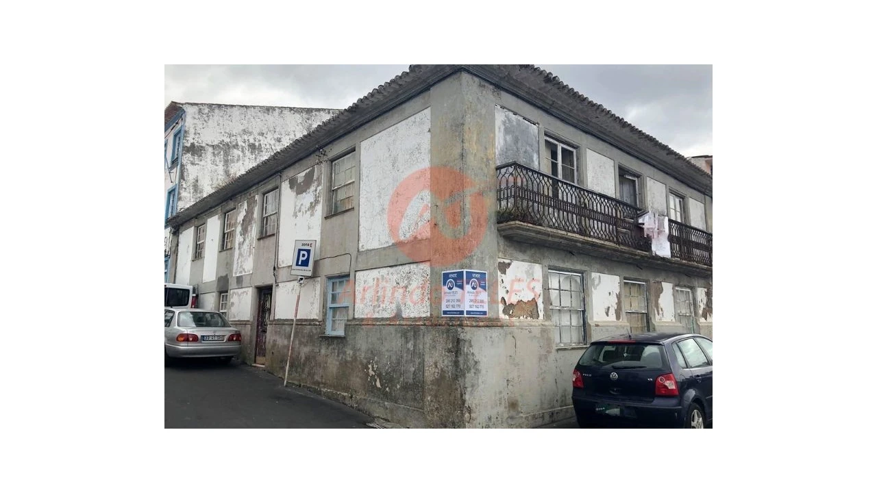 Moradia T13 para Venda em Angra (Nossa Senhora da Conceição) Foto 1