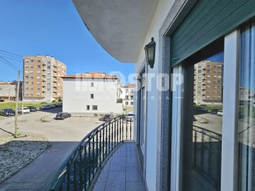 Apartamento T2 para Venda em Recardães e Espinhel