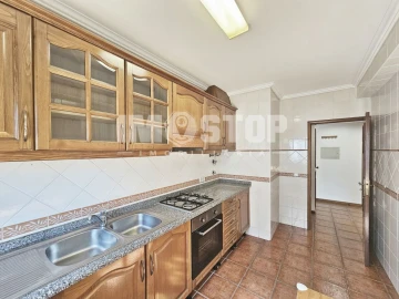 Apartamento T2 para Venda em Recardães e Espinhel