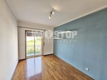 Apartamento T2 para Venda em Recardães e Espinhel