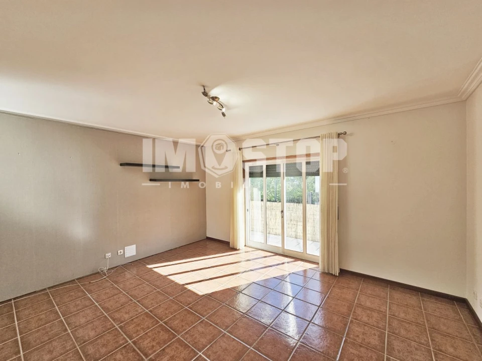 Apartamento T2 para Venda em Recardães e Espinhel Foto 5