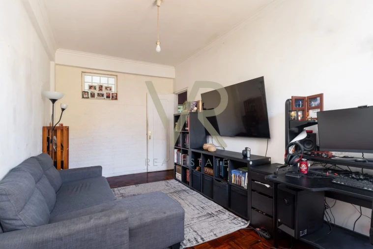 Apartamento T2 para Venda em Odivelas Foto 3
