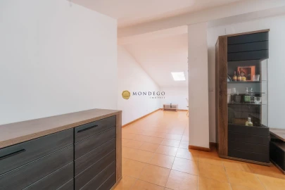 Apartamento T3 para Venda em Sé Nova, Santa Cruz, Almedina e São Bartolomeu