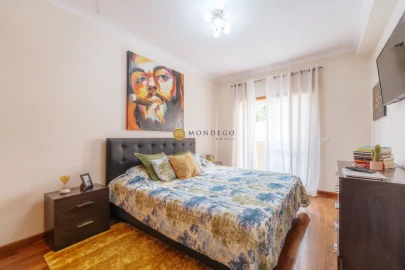 Apartamento T3 para Venda em Sé Nova, Santa Cruz, Almedina e São Bartolomeu