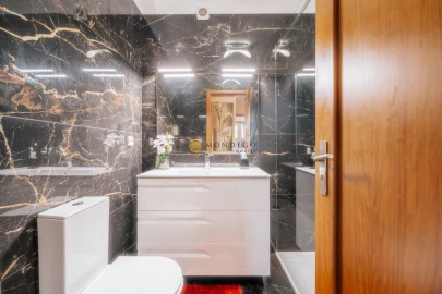 Apartamento T3 para Venda em Sé Nova, Santa Cruz, Almedina e São Bartolomeu