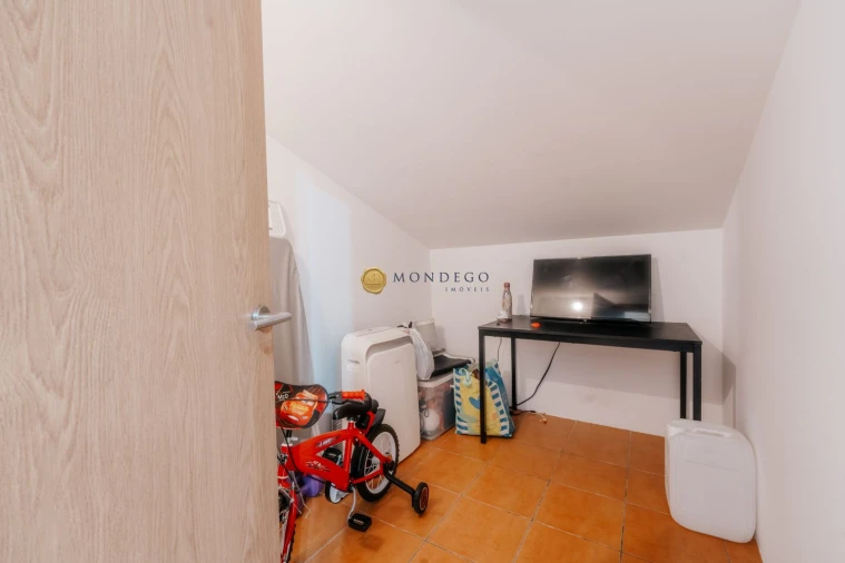 Apartamento T3 para Venda em Sé Nova, Santa Cruz, Almedina e São Bartolomeu Foto 37