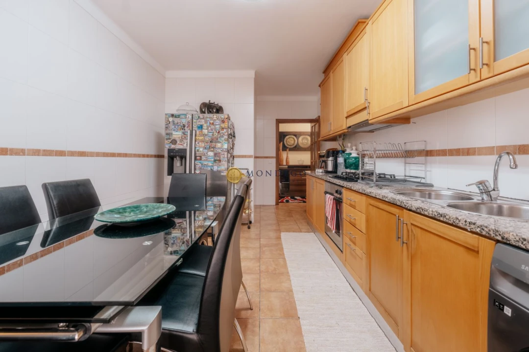 Apartamento T3 para Venda em Sé Nova, Santa Cruz, Almedina e São Bartolomeu Foto 4