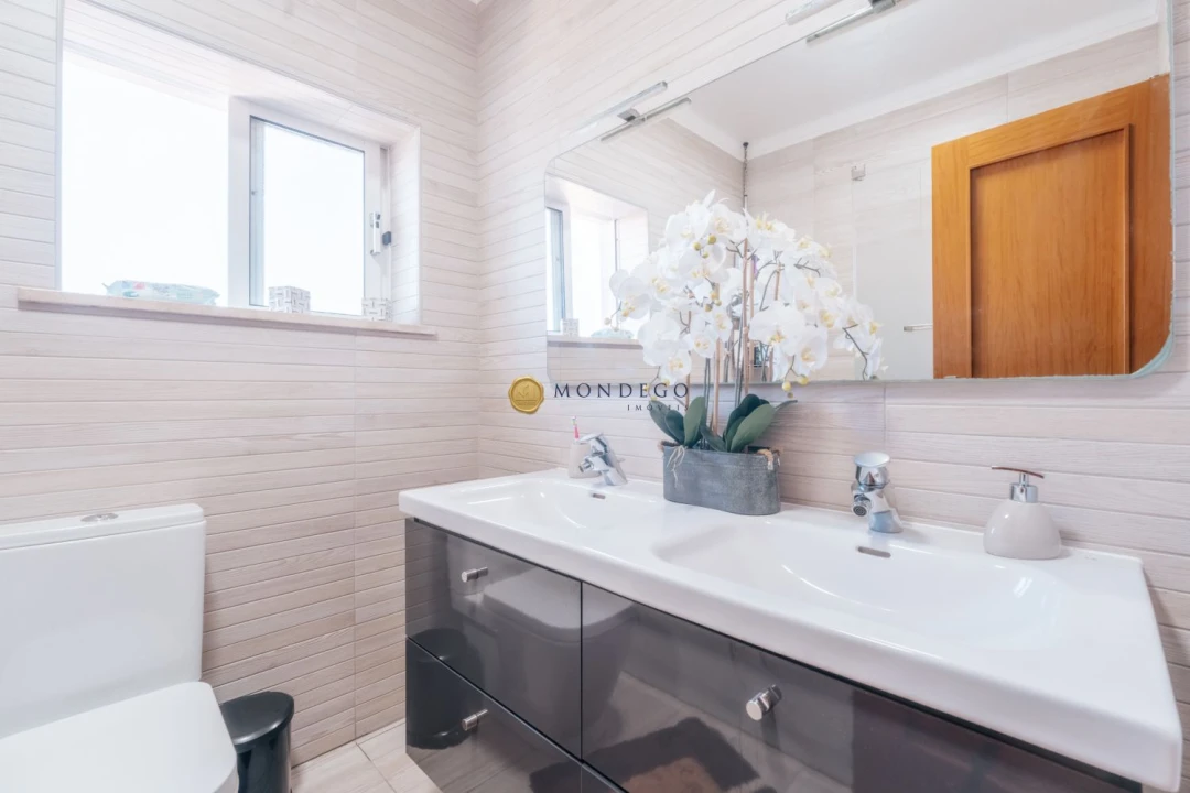 Apartamento T3 para Venda em Sé Nova, Santa Cruz, Almedina e São Bartolomeu Foto 16