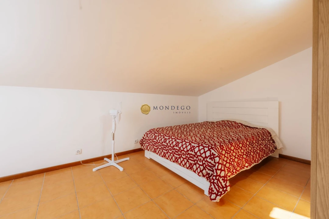 Apartamento T3 para Venda em Sé Nova, Santa Cruz, Almedina e São Bartolomeu Foto 47