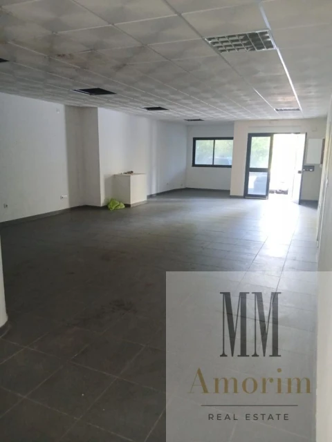 Loja para Venda em Carnaxide e Queijas