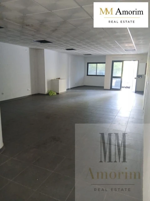 Loja para Venda em Carnaxide e Queijas