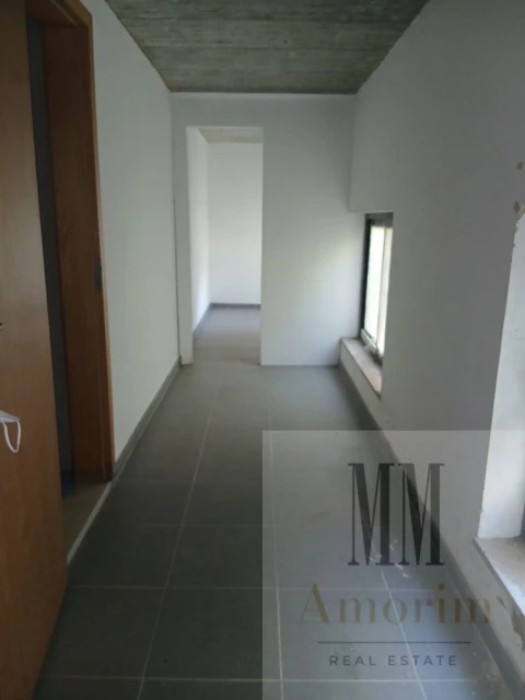 Loja para Venda em Carnaxide e Queijas