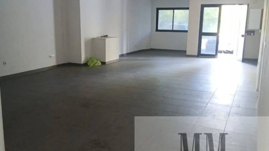 Loja para Venda em Carnaxide e Queijas