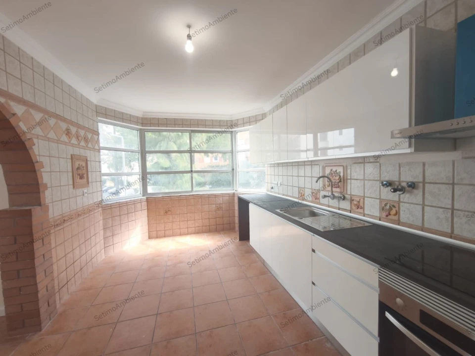 Apartamento T3 para Venda em Algueirão-Mem Martins Foto 9