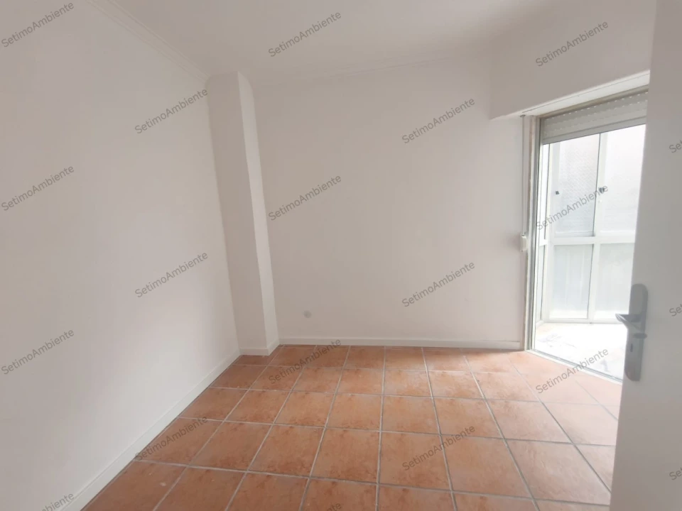 Apartamento T3 para Venda em Algueirão-Mem Martins Foto 14