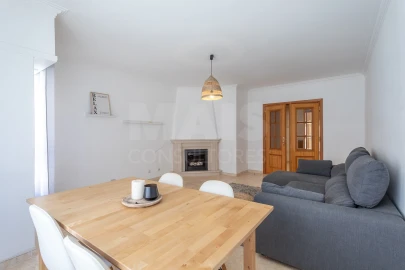 Apartamento T2 para Venda em Agualva e Mira-Sintra