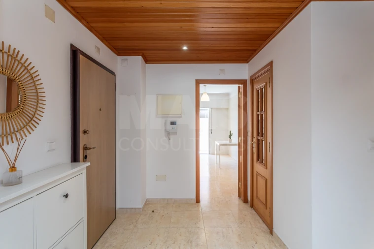 Apartamento T2 para Venda em Agualva e Mira-Sintra Foto 9
