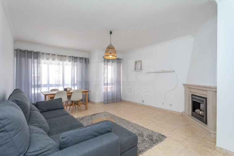 Apartamento T2 para Venda em Agualva e Mira-Sintra Foto 11