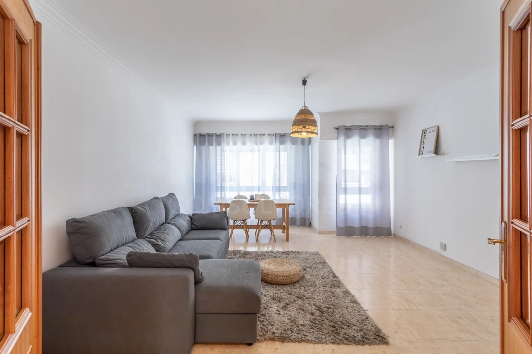 Apartamento T2 para Venda em Agualva e Mira-Sintra Foto 10