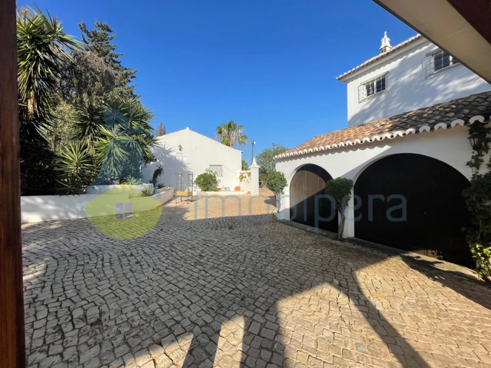 Moradia T6 para Venda em Albufeira e Olhos de Água Foto 4