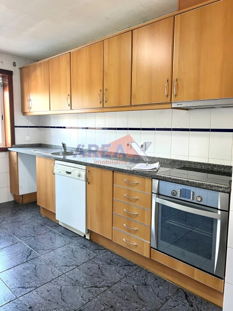 Apartamento T3 para Venda em O. Azeméis, Riba-Ul, Ul, Macinhata Seixa, Madail