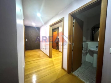 Apartamento T3 para Venda em O. Azeméis, Riba-Ul, Ul, Macinhata Seixa, Madail