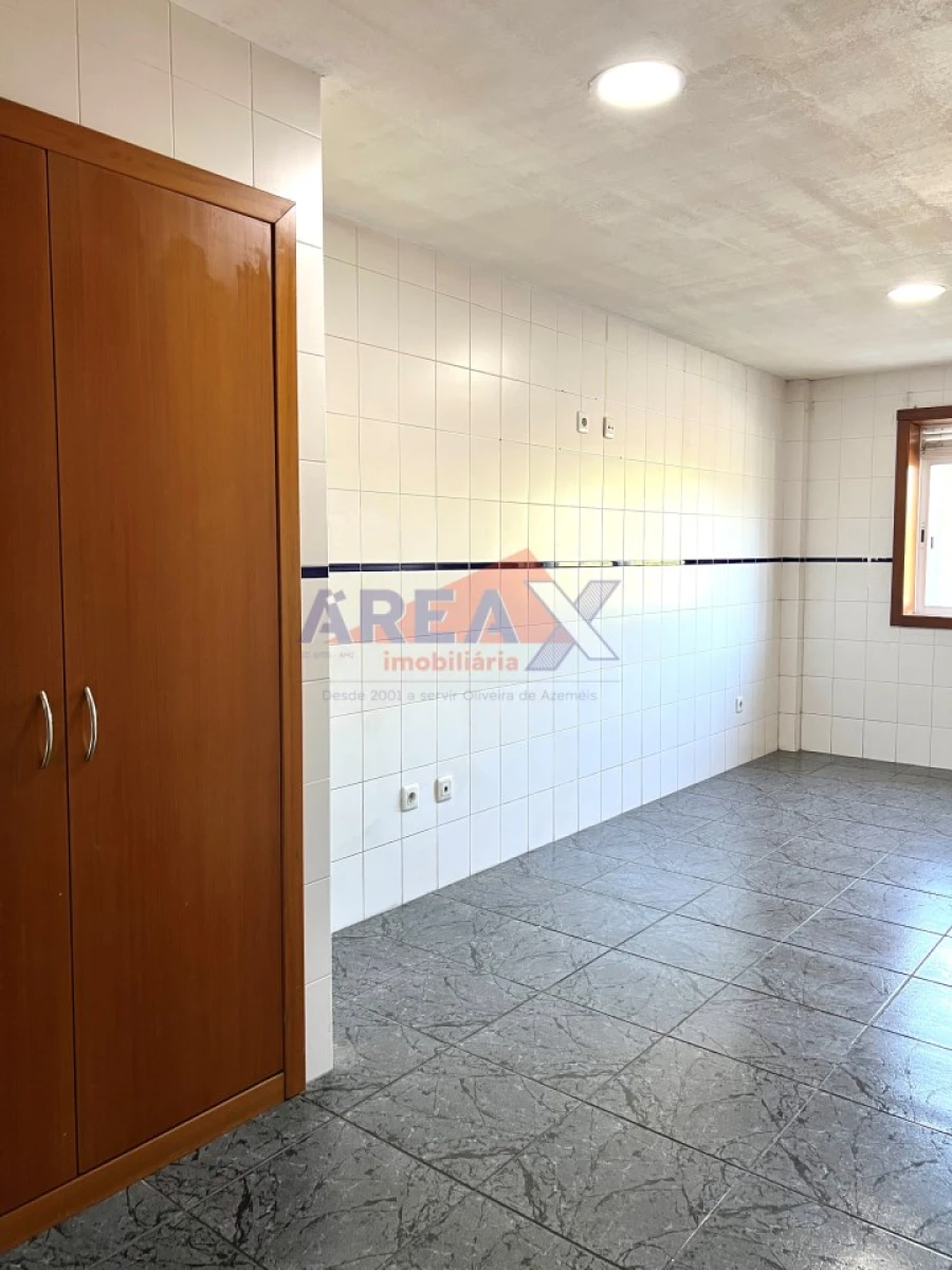 Apartamento T3 para Venda em O. Azeméis, Riba-Ul, Ul, Macinhata Seixa, Madail Foto 5