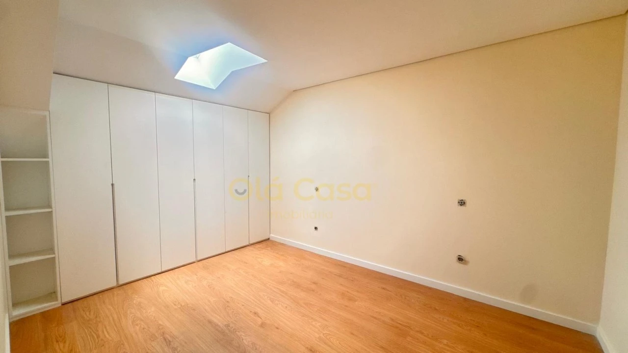 Moradia T2 para Venda em Vilar de Andorinho Foto 6
