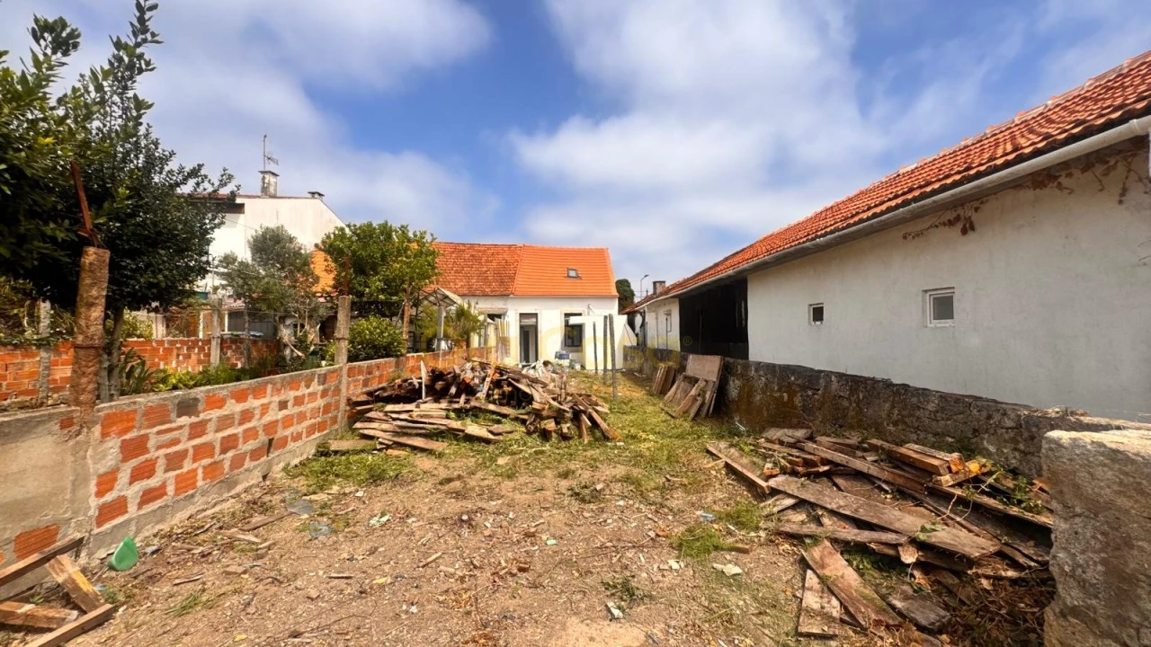 Moradia T2 para Venda em Vilar de Andorinho Foto 14