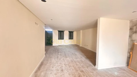 Moradia T2 para Venda em Vilar de Andorinho