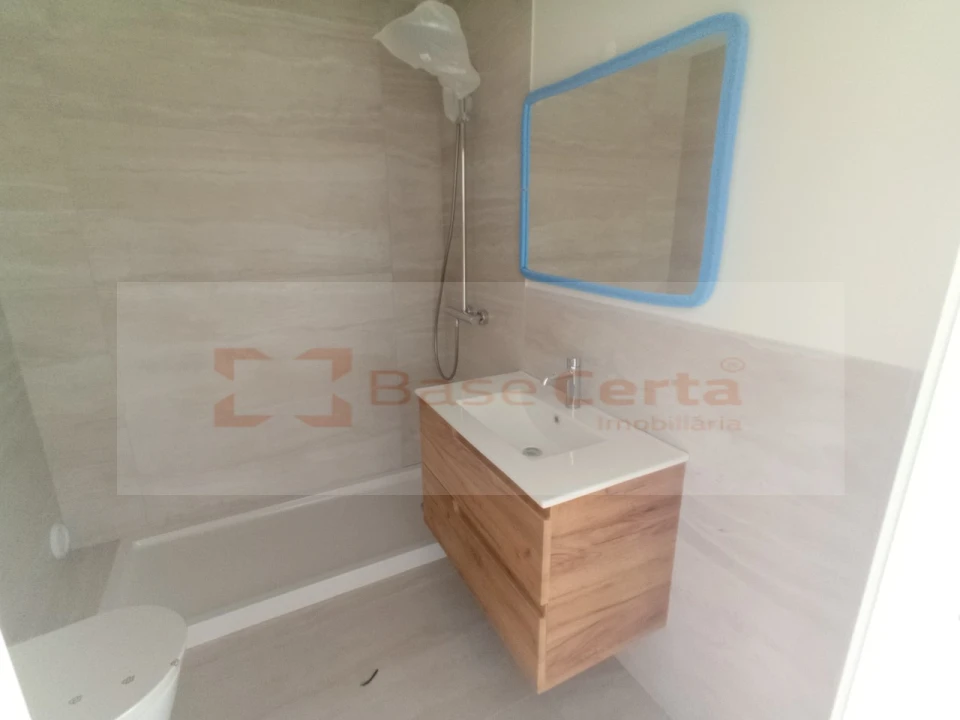 Apartamento T2 para Venda em Santa Clara Foto 19