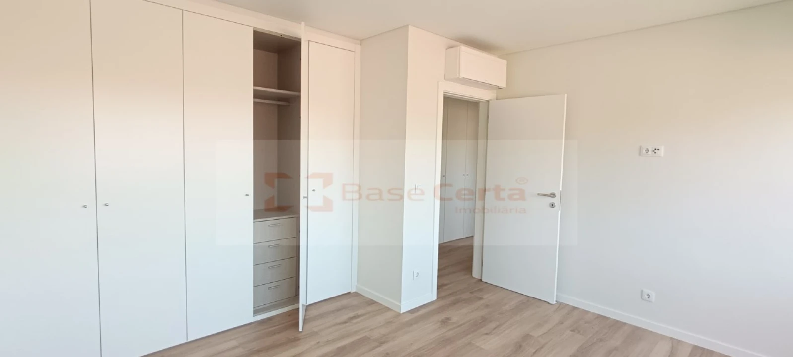 Apartamento T2 para Venda em Santa Clara Foto 9
