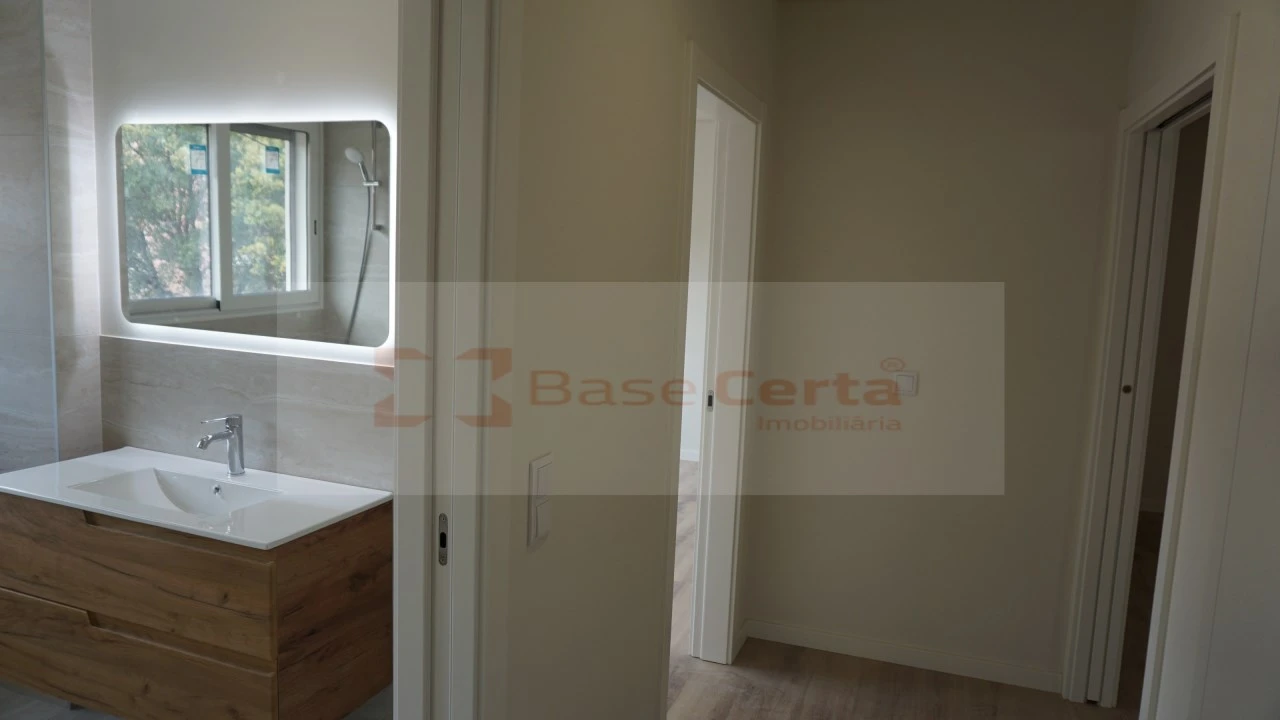 Apartamento T2 para Venda em Santa Clara Foto 11
