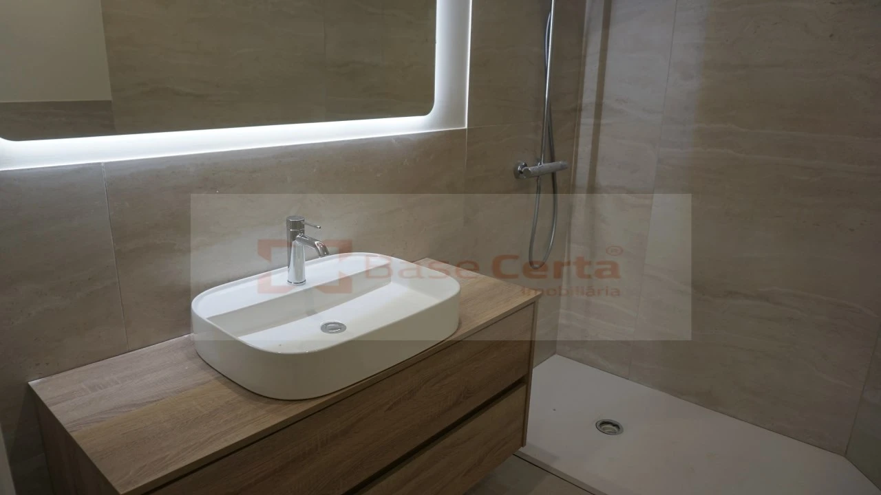 Apartamento T2 para Venda em Santa Clara Foto 13