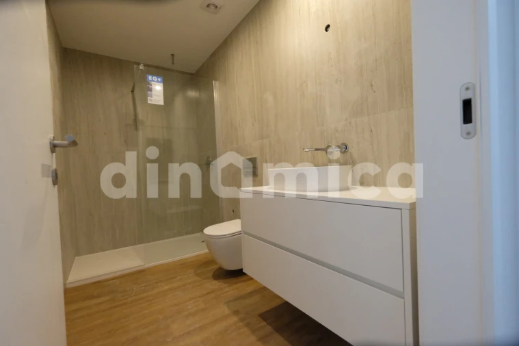 Apartamento T2 para Venda em Vila Nova de Famalicão e Calendário Foto 5