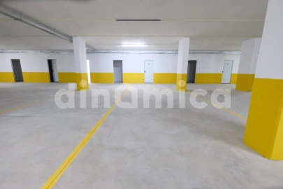 Apartamento T3 para Venda em Vila Nova de Famalicão e Calendário