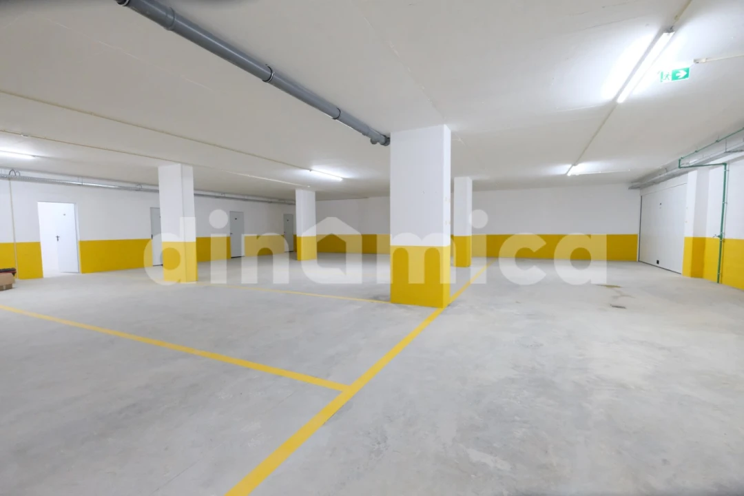 Apartamento T3 para Venda em Vila Nova de Famalicão e Calendário Foto 11