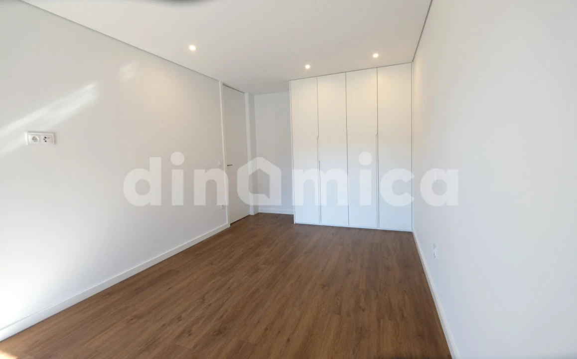 Apartamento T3 para Venda em Vila Nova de Famalicão e Calendário Foto 9
