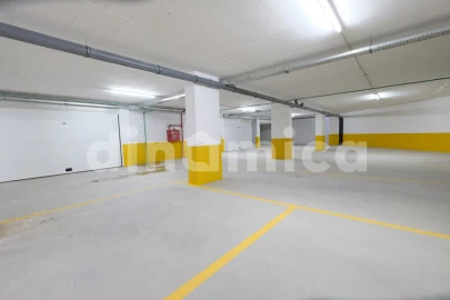 Apartamento T3 para Venda em Vila Nova de Famalicão e Calendário