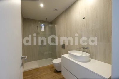 Apartamento T2 para Venda em Vila Nova de Famalicão e Calendário