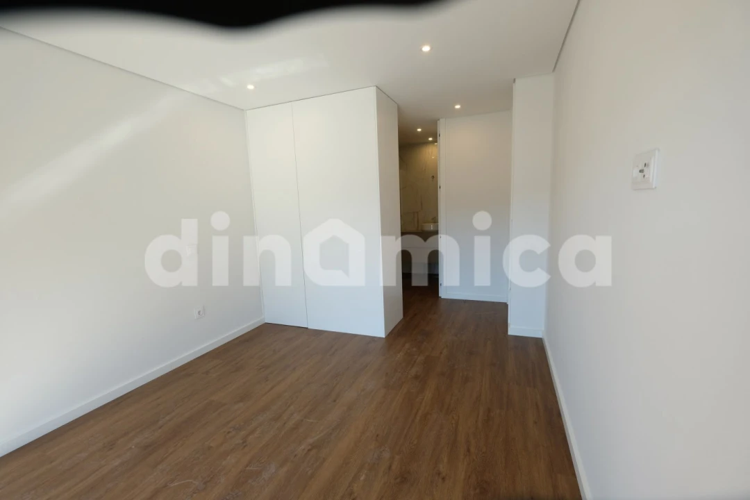 Apartamento T3 para Venda em Vila Nova de Famalicão e Calendário Foto 8