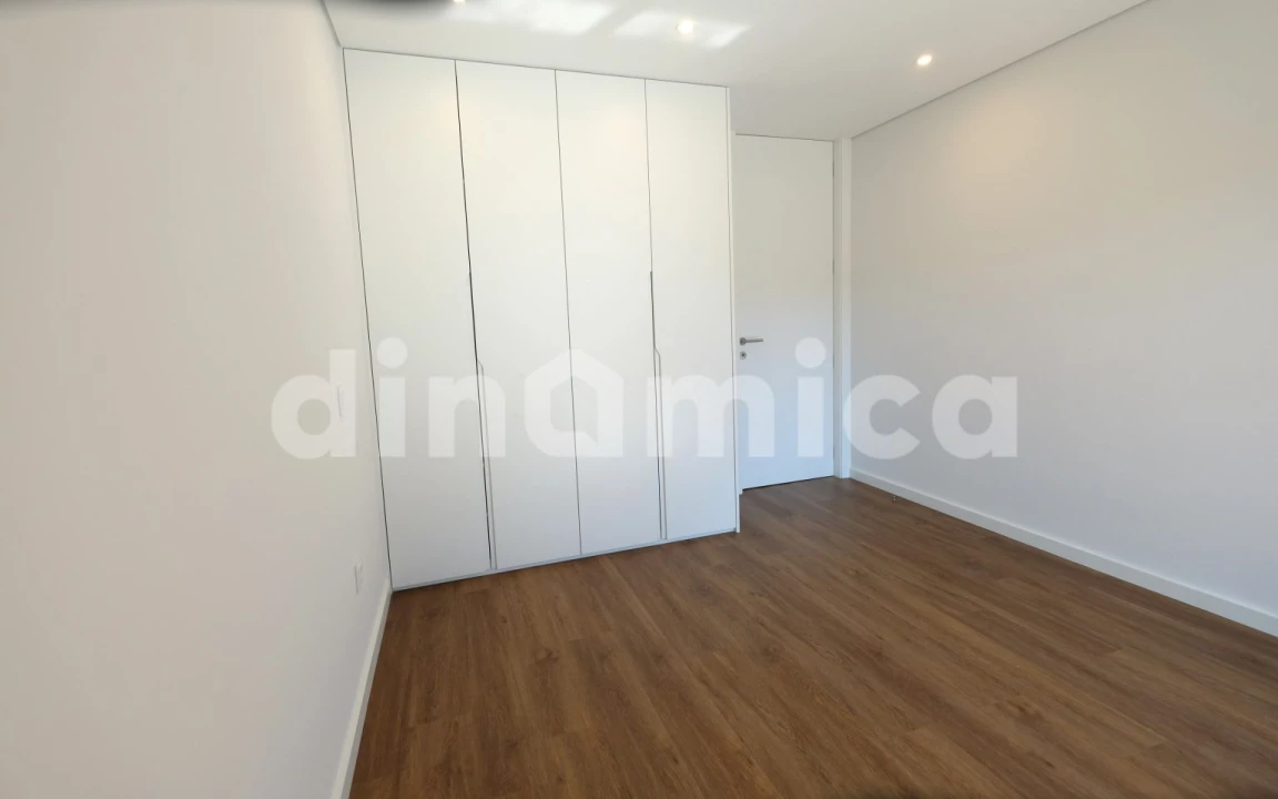 Apartamento T3 para Venda em Vila Nova de Famalicão e Calendário Foto 8