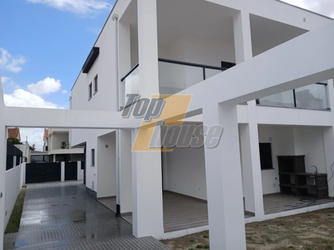 Moradia T3 para Venda em Fernao Ferro Foto 2