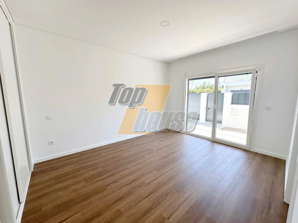 Moradia T3 para Venda em Fernao Ferro Foto 10