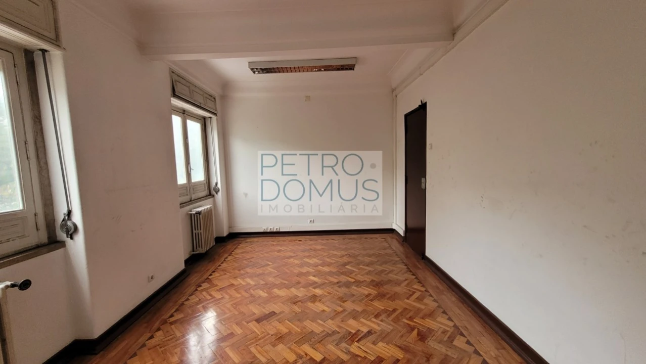 Apartamento T4 para Venda em Estrela Foto 3