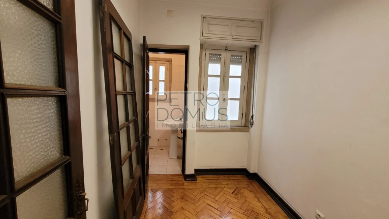 Apartamento T4 para Venda em Estrela Foto 9