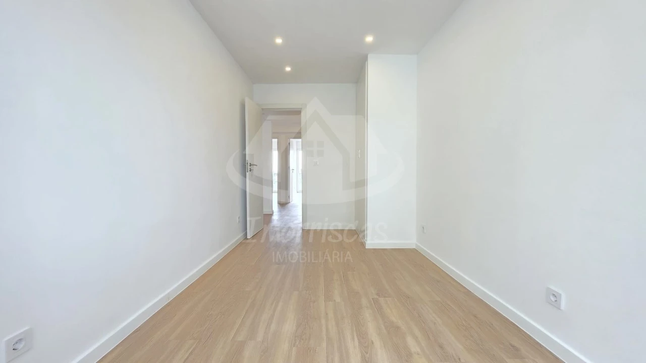 Apartamento T3 para Venda em Camarate, Unhos e Apelação Foto 4